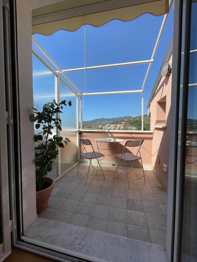 Appartamento Mimosa "A Casa Felice" ปิเอตราลิกูเร ภายนอก รูปภาพ